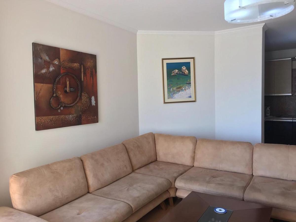 Agetina'S Apartaments Vlorë Εξωτερικό φωτογραφία